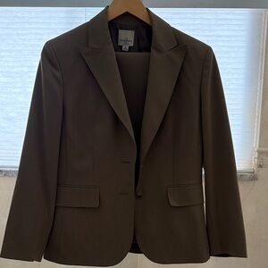 Anne Klein Brown suit. Size 10